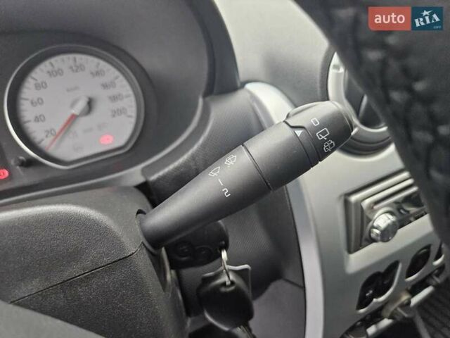 Синій Дачія Logan, об'ємом двигуна 1.6 л та пробігом 192 тис. км за 5750 $, фото 61 на Automoto.ua