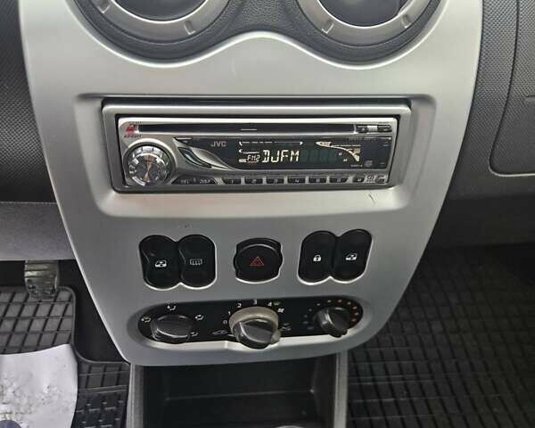 Синій Дачія Logan, об'ємом двигуна 1.6 л та пробігом 192 тис. км за 5750 $, фото 62 на Automoto.ua