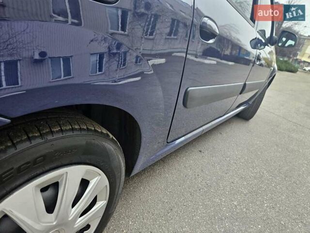 Синій Дачія Logan, об'ємом двигуна 1.6 л та пробігом 192 тис. км за 5750 $, фото 59 на Automoto.ua