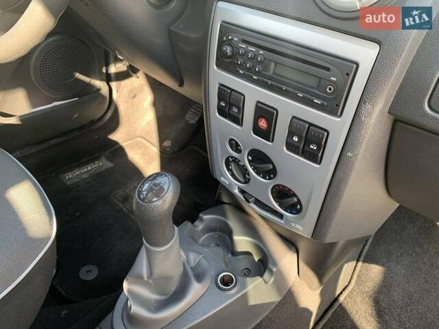 Синий Дачия Логан, объемом двигателя 1.6 л и пробегом 126 тыс. км за 5900 $, фото 8 на Automoto.ua