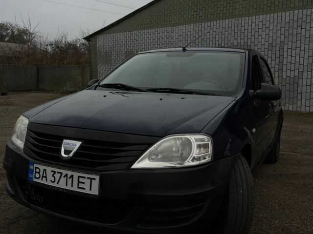 Синий Дачия Логан, объемом двигателя 1.1 л и пробегом 190 тыс. км за 4300 $, фото 2 на Automoto.ua