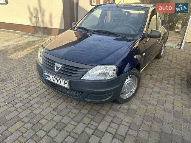 Синий Дачия Логан, объемом двигателя 1.15 л и пробегом 212 тыс. км за 4800 $, фото 2 на Automoto.ua