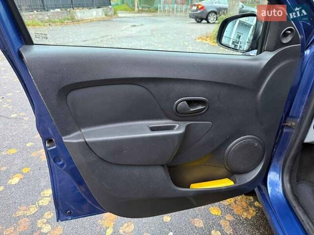 Синій Дачія Logan, об'ємом двигуна 1.2 л та пробігом 210 тис. км за 4990 $, фото 10 на Automoto.ua