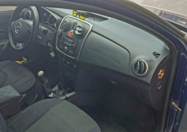 Дачія Logan 2014 у Умани на Automoto.ua Синій Дачія Logan, об'ємом двигуна 0.9 л та пробігом 235 тис. км за 5900 $, фото 6 на Automoto.ua