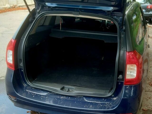 Дачія Logan 2014 у Умани на Automoto.ua Синій Дачія Logan, об'ємом двигуна 0.9 л та пробігом 235 тис. км за 5900 $, фото 4 на Automoto.ua