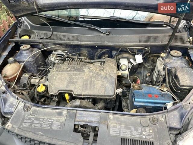 Синій Дачія Logan, об'ємом двигуна 1.15 л та пробігом 139 тис. км за 6500 $, фото 6 на Automoto.ua