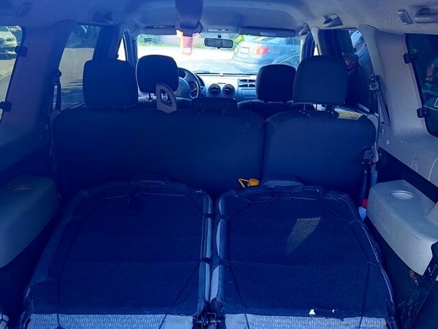 Синий Дачия Логан, объемом двигателя 1.6 л и пробегом 265 тыс. км за 5150 $, фото 2 на Automoto.ua