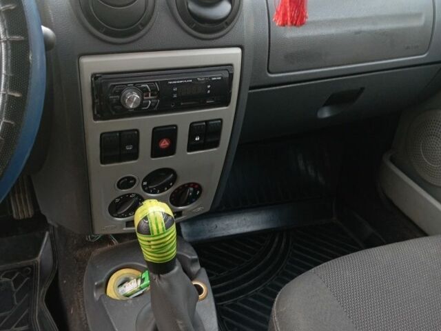 Синій Дачія Logan, об'ємом двигуна 1.6 л та пробігом 247 тис. км за 5200 $, фото 3 на Automoto.ua