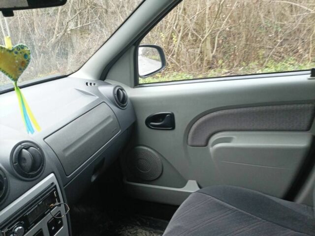 Синій Дачія Logan, об'ємом двигуна 1.6 л та пробігом 269 тис. км за 5000 $, фото 4 на Automoto.ua