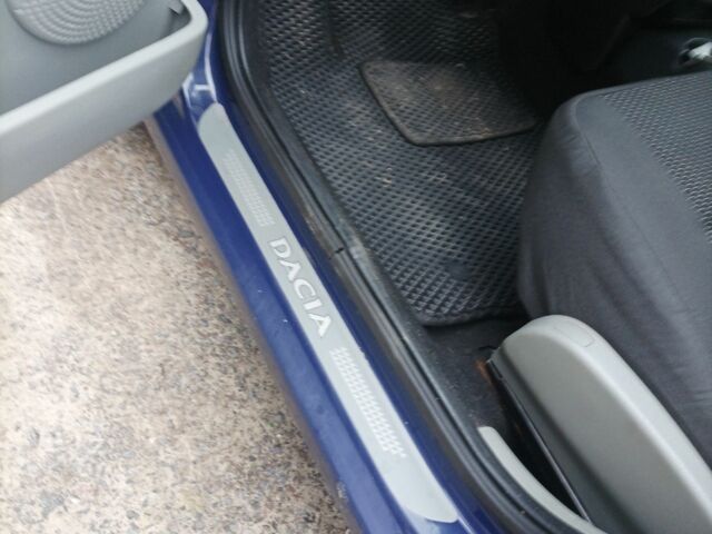 Синий Дачия Логан, объемом двигателя 1.6 л и пробегом 262 тыс. км за 4500 $, фото 5 на Automoto.ua