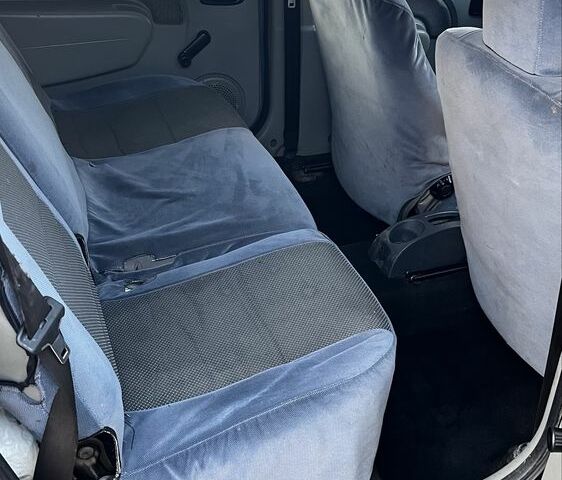 Синий Дачия Логан, объемом двигателя 1.6 л и пробегом 486 тыс. км за 3000 $, фото 5 на Automoto.ua