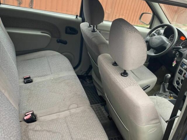 Синий Дачия Логан, объемом двигателя 1.6 л и пробегом 235 тыс. км за 5000 $, фото 6 на Automoto.ua