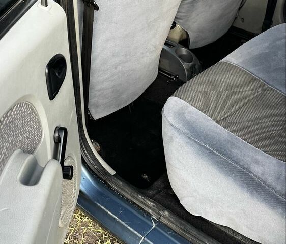 Синий Дачия Логан, объемом двигателя 1.6 л и пробегом 486 тыс. км за 3000 $, фото 7 на Automoto.ua