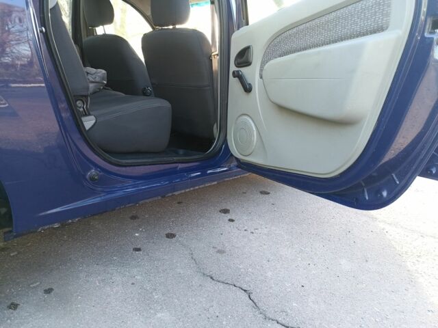 Синий Дачия Логан, объемом двигателя 1.5 л и пробегом 180 тыс. км за 4000 $, фото 14 на Automoto.ua