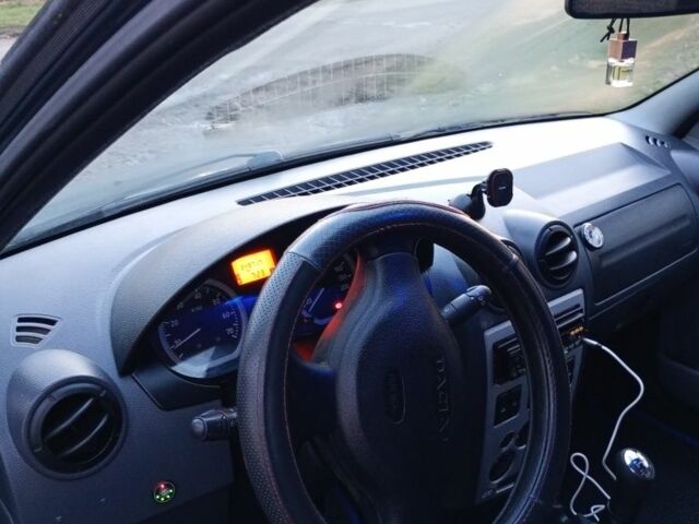 Синий Дачия Логан, объемом двигателя 1.4 л и пробегом 249 тыс. км за 3700 $, фото 4 на Automoto.ua