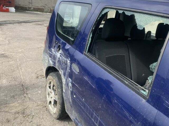 Синий Дачия Логан, объемом двигателя 1.6 л и пробегом 172 тыс. км за 1548 $, фото 2 на Automoto.ua