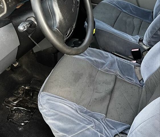 Синий Дачия Логан, объемом двигателя 1.6 л и пробегом 486 тыс. км за 3000 $, фото 6 на Automoto.ua