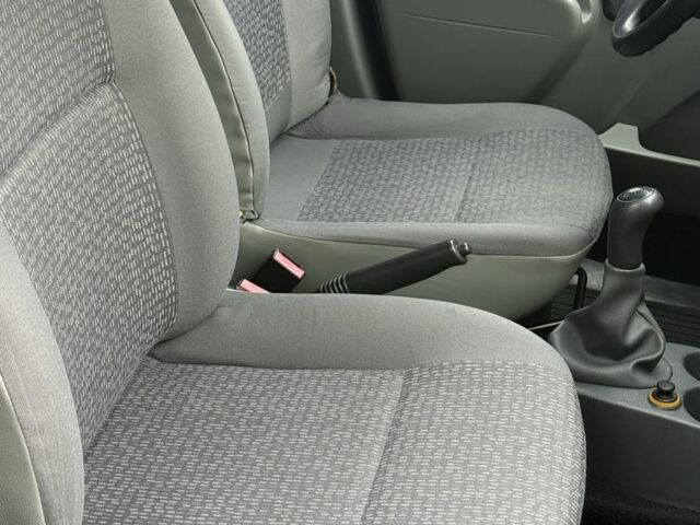 Синий Дачия Логан, объемом двигателя 1.6 л и пробегом 163 тыс. км за 5500 $, фото 7 на Automoto.ua