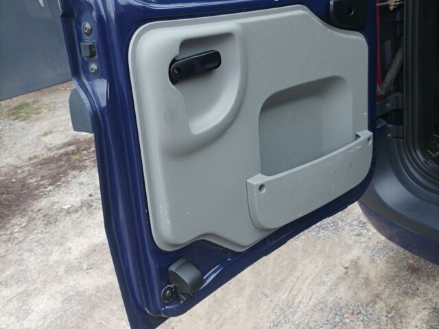 Синий Дачия Логан, объемом двигателя 1.6 л и пробегом 262 тыс. км за 4500 $, фото 7 на Automoto.ua