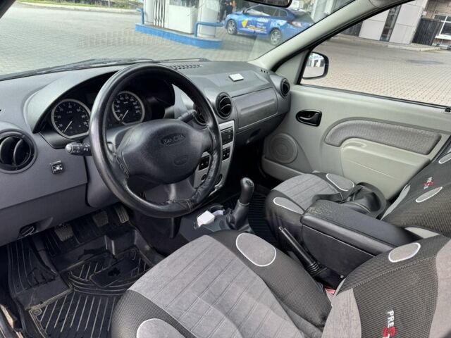 Синий Дачия Логан, объемом двигателя 1.6 л и пробегом 250 тыс. км за 3300 $, фото 6 на Automoto.ua