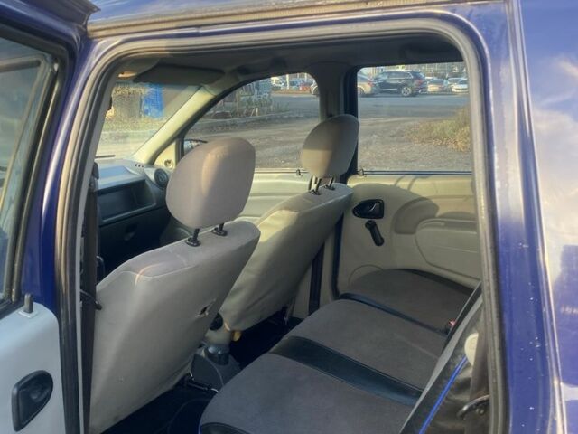 Синий Дачия Логан, объемом двигателя 1.6 л и пробегом 314 тыс. км за 3199 $, фото 7 на Automoto.ua