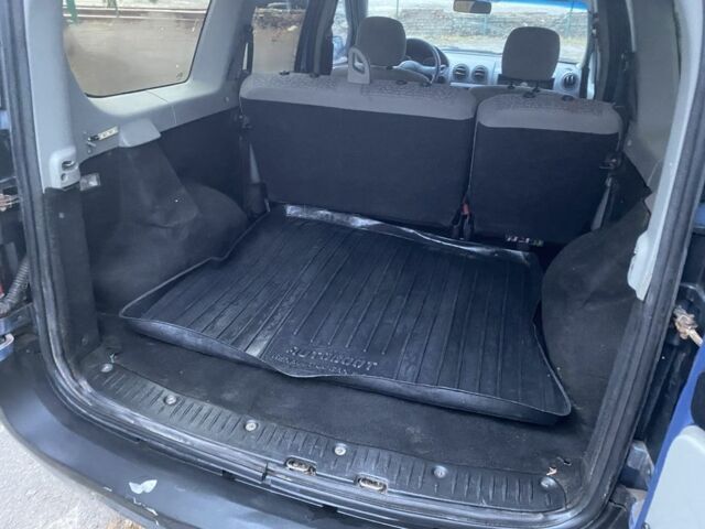 Синий Дачия Логан, объемом двигателя 1.6 л и пробегом 215 тыс. км за 3900 $, фото 10 на Automoto.ua