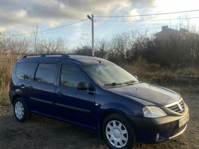 Синий Дачия Логан, объемом двигателя 1.6 л и пробегом 314 тыс. км за 3199 $, фото 1 на Automoto.ua