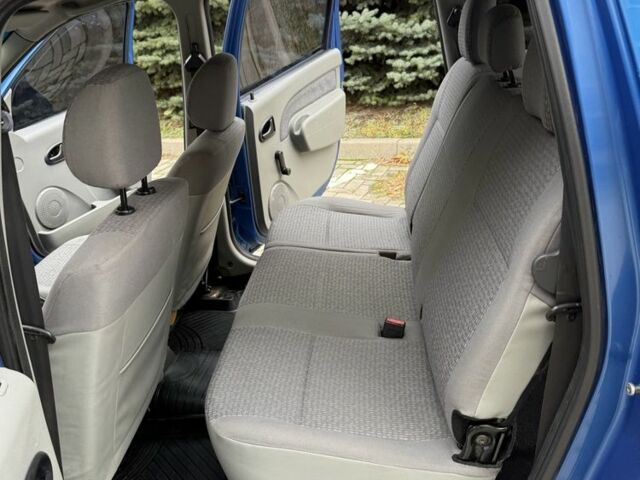 Синий Дачия Логан, объемом двигателя 1.6 л и пробегом 212 тыс. км за 4950 $, фото 11 на Automoto.ua