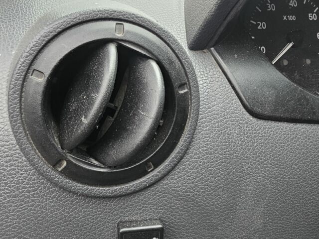 Синий Дачия Логан, объемом двигателя 1.6 л и пробегом 200 тыс. км за 1450 $, фото 12 на Automoto.ua