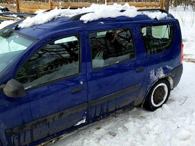 Синій Дачія Logan, об'ємом двигуна 1.6 л та пробігом 0 тис. км за 3500 $, фото 1 на Automoto.ua