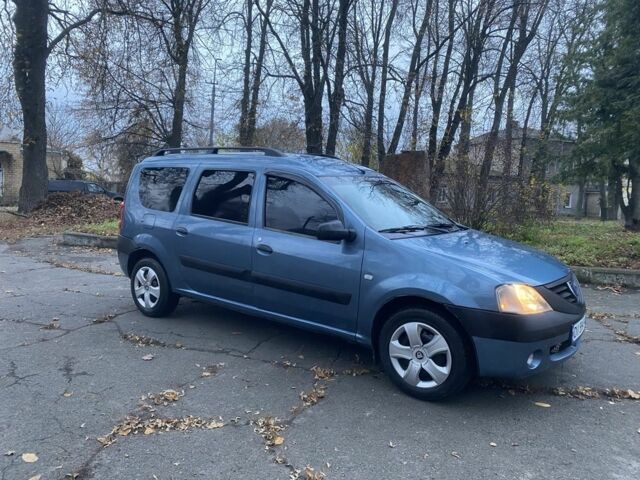 Синий Дачия Логан, объемом двигателя 1.6 л и пробегом 215 тыс. км за 3900 $, фото 1 на Automoto.ua