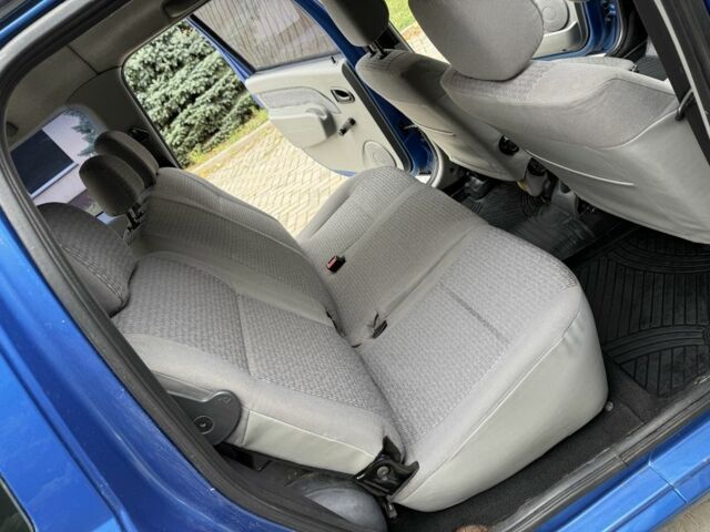 Синий Дачия Логан, объемом двигателя 1.6 л и пробегом 212 тыс. км за 4950 $, фото 10 на Automoto.ua