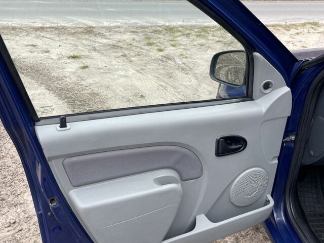 Синий Дачия Логан, объемом двигателя 1.6 л и пробегом 185 тыс. км за 4850 $, фото 13 на Automoto.ua