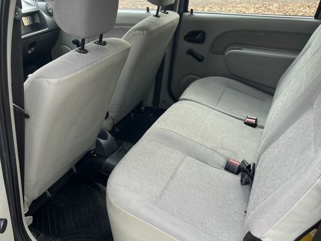 Синий Дачия Логан, объемом двигателя 1.6 л и пробегом 194 тыс. км за 4900 $, фото 7 на Automoto.ua