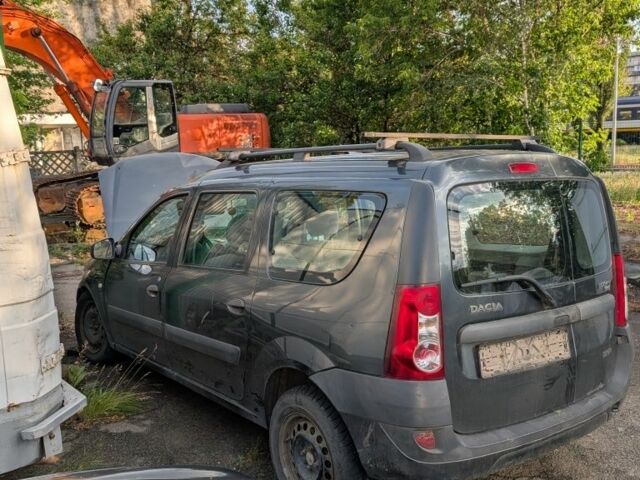 Синий Дачия Логан, объемом двигателя 1.6 л и пробегом 110 тыс. км за 1300 $, фото 2 на Automoto.ua