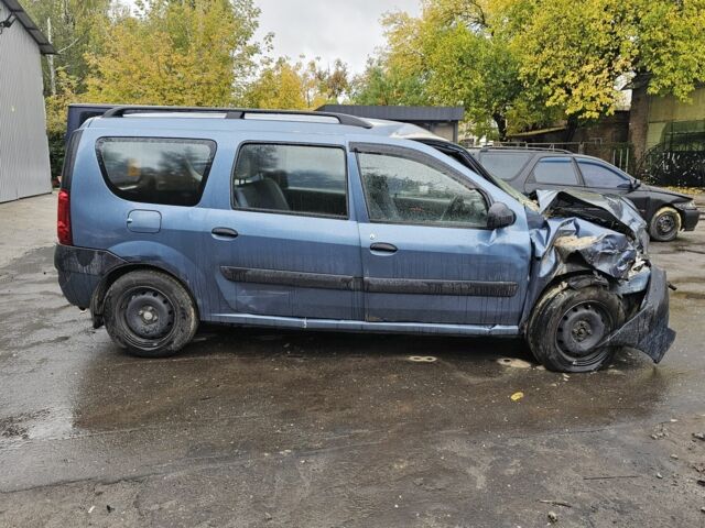 Синий Дачия Логан, объемом двигателя 1.6 л и пробегом 200 тыс. км за 1450 $, фото 3 на Automoto.ua