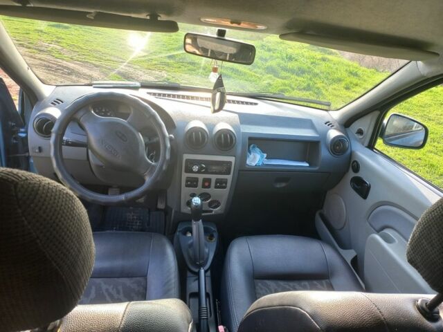 Синій Дачія Logan, об'ємом двигуна 1.6 л та пробігом 312 тис. км за 4100 $, фото 7 на Automoto.ua