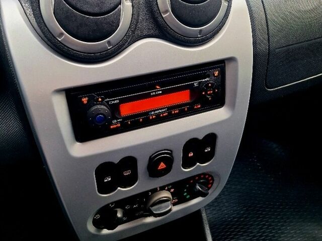 Синий Дачия Логан, объемом двигателя 1.6 л и пробегом 160 тыс. км за 6300 $, фото 6 на Automoto.ua