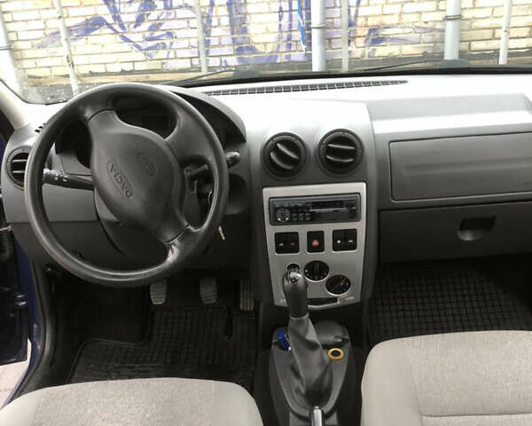 Синий Дачия Логан, объемом двигателя 1.6 л и пробегом 229 тыс. км за 4900 $, фото 2 на Automoto.ua