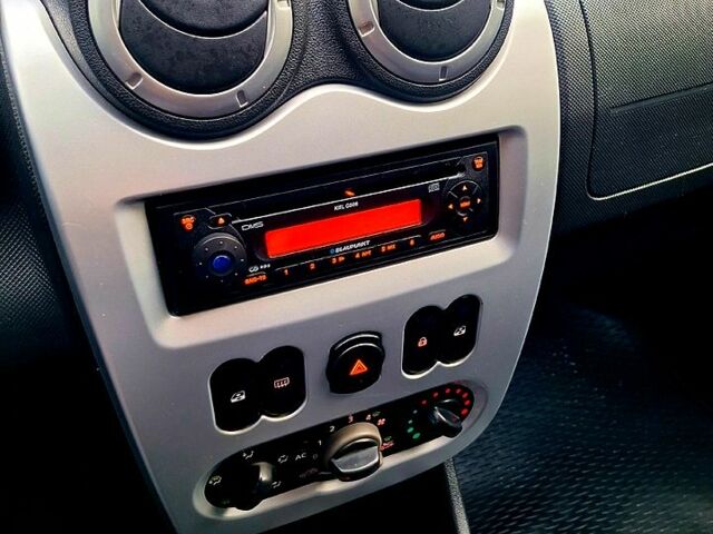 Синій Дачія Logan, об'ємом двигуна 1.6 л та пробігом 160 тис. км за 6300 $, фото 11 на Automoto.ua