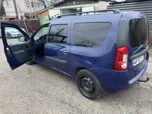 Синий Дачия Логан, объемом двигателя 1.6 л и пробегом 220 тыс. км за 2900 $, фото 5 на Automoto.ua