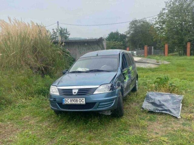 Синій Дачія Logan, об'ємом двигуна 1.6 л та пробігом 280 тис. км за 2000 $, фото 2 на Automoto.ua