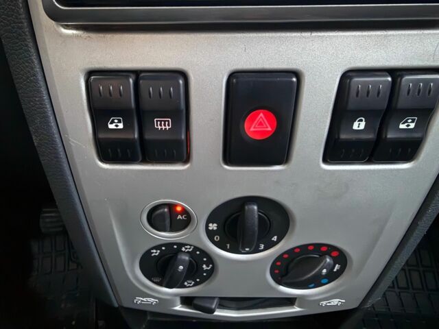 Синий Дачия Логан, объемом двигателя 1.6 л и пробегом 200 тыс. км за 2950 $, фото 11 на Automoto.ua