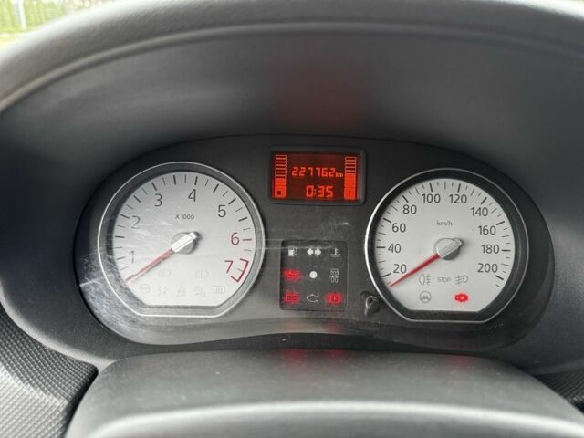 Синій Дачія Logan, об'ємом двигуна 1.6 л та пробігом 227 тис. км за 4600 $, фото 5 на Automoto.ua