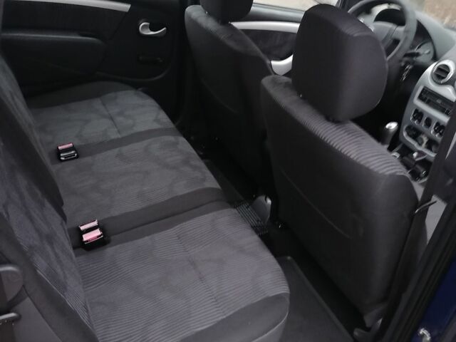 Синий Дачия Логан, объемом двигателя 1.6 л и пробегом 134 тыс. км за 6500 $, фото 5 на Automoto.ua