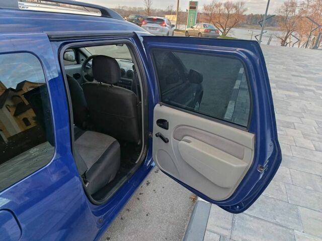 Синій Дачія Logan, об'ємом двигуна 1.4 л та пробігом 199 тис. км за 4800 $, фото 4 на Automoto.ua