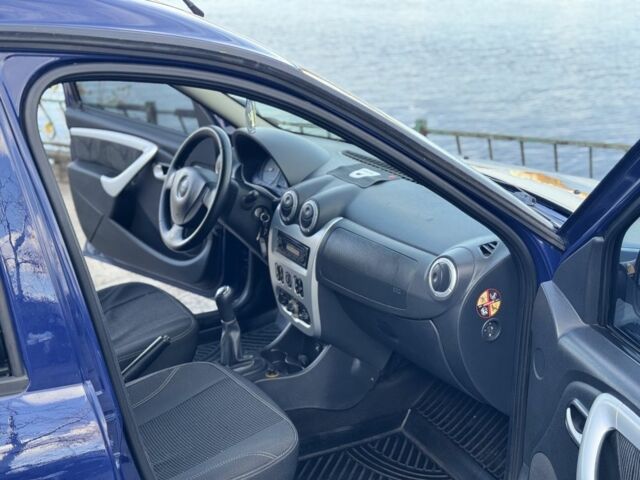 Дачія Logan 2009 у Дніпро (Дніпропетровську) на Automoto.ua Синій Дачія Logan, об'ємом двигуна 1.6 л та пробігом 197 тис. км за 6300 $, фото 12 на Automoto.ua