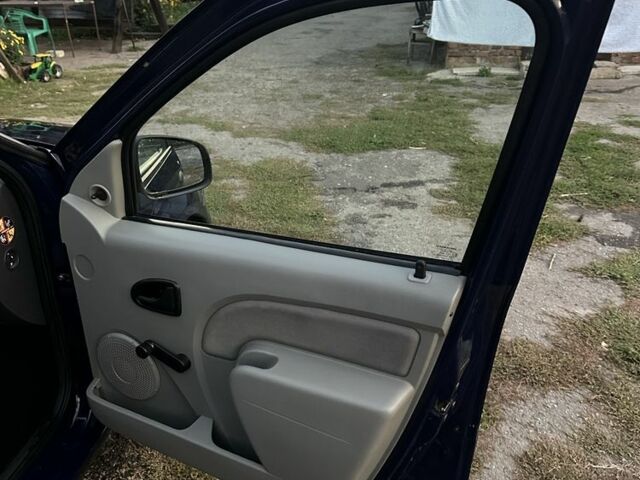 Синий Дачия Логан, объемом двигателя 1.5 л и пробегом 2 тыс. км за 4500 $, фото 3 на Automoto.ua