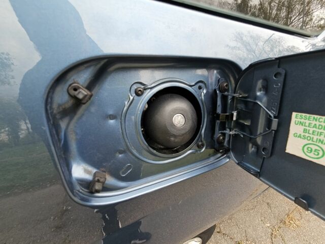 Дачія Logan 2010 у Кривому Розі на Automoto.ua Синій Дачія Logan, об'ємом двигуна 1.6 л та пробігом 180 тис. км за 7450 $, фото 20 на Automoto.ua