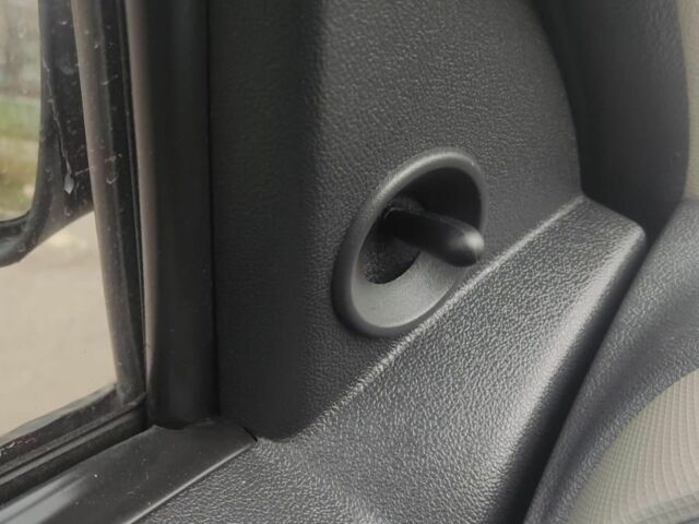 Синий Дачия Логан, объемом двигателя 1.6 л и пробегом 195 тыс. км за 6815 $, фото 7 на Automoto.ua